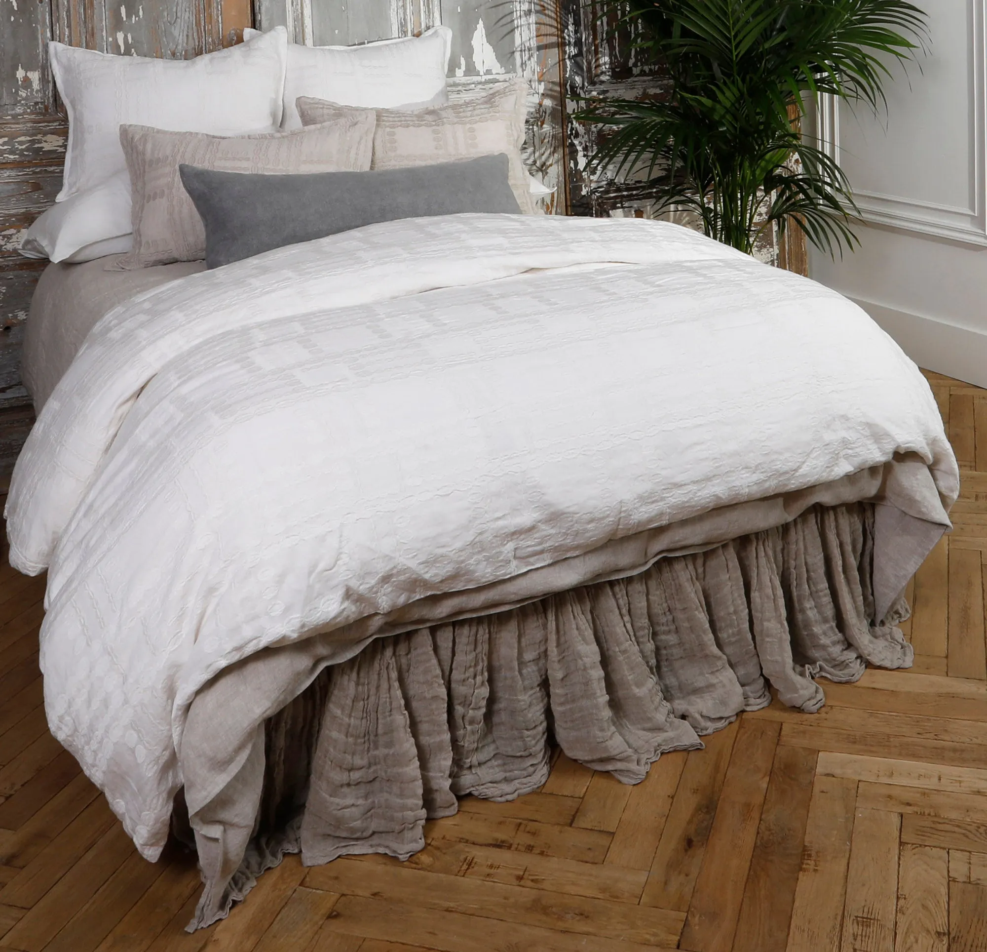 Linen ruffle Sea Isle Bed Skirt