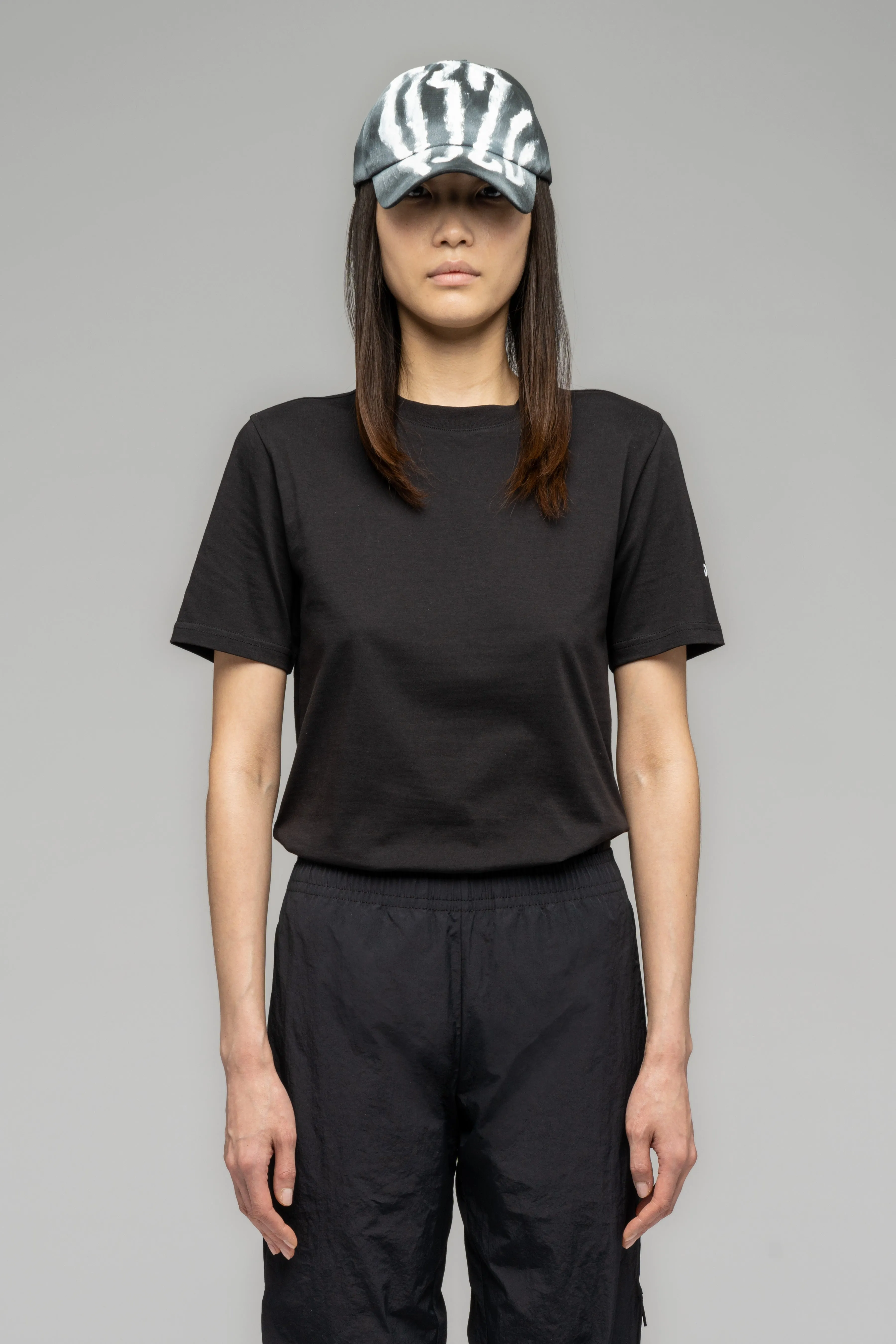"UNDERLAYER'' LOGO T-SHIRT