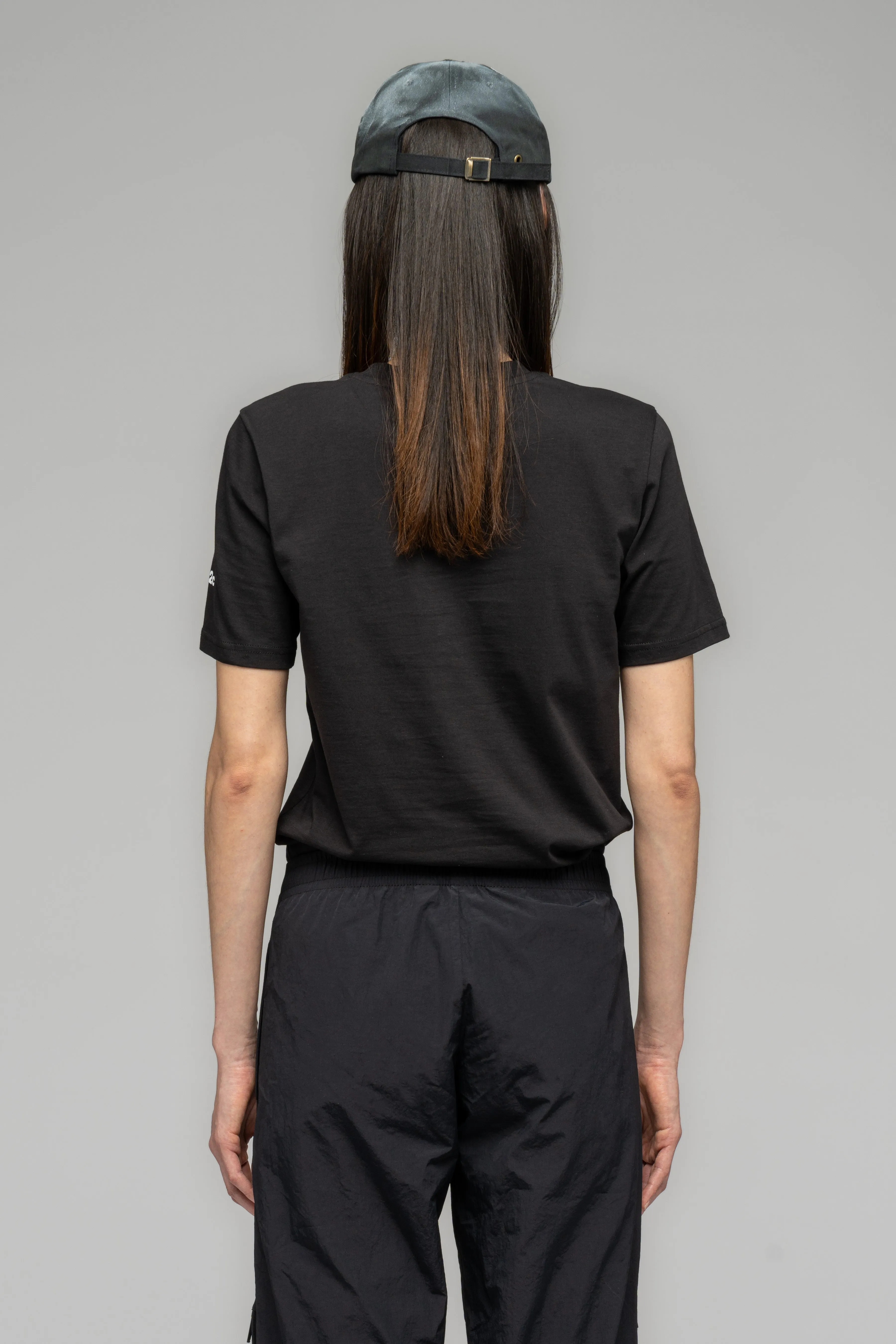 "UNDERLAYER'' LOGO T-SHIRT